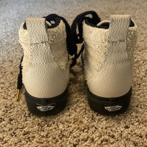 Vans black and white Womens high tops - size 6 - Picture 3 of 6